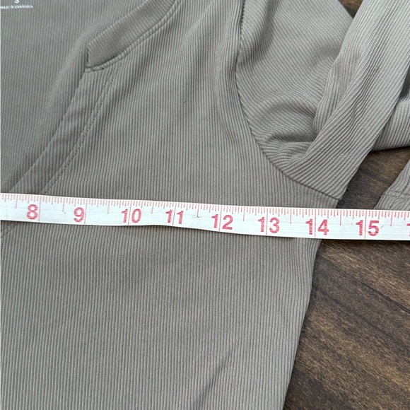 Hollister Taupe Long Sleeve Women's Top - Picture 3 of 5